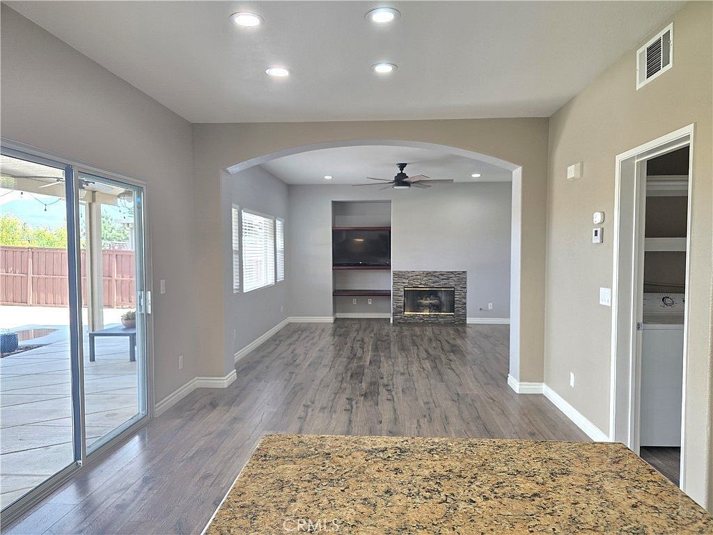 43160 Volterra St photo 2