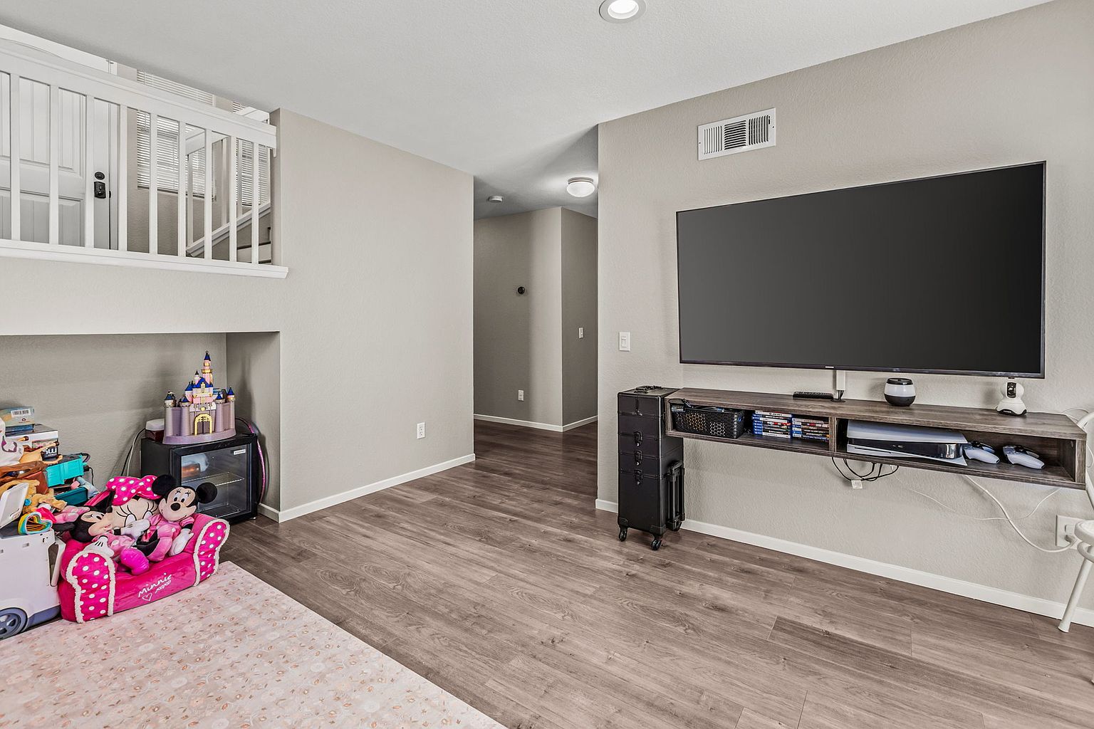 44570 Johnston Dr photo 2