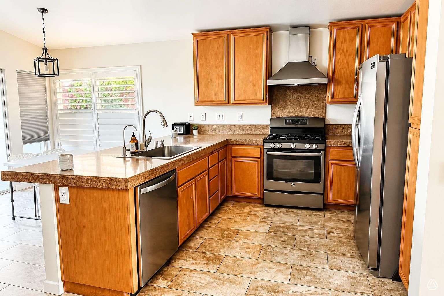 44696 Lorraine Dr photo 4