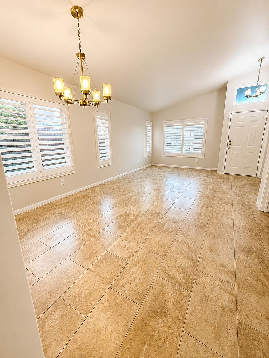 44696 Lorraine Dr photo 5