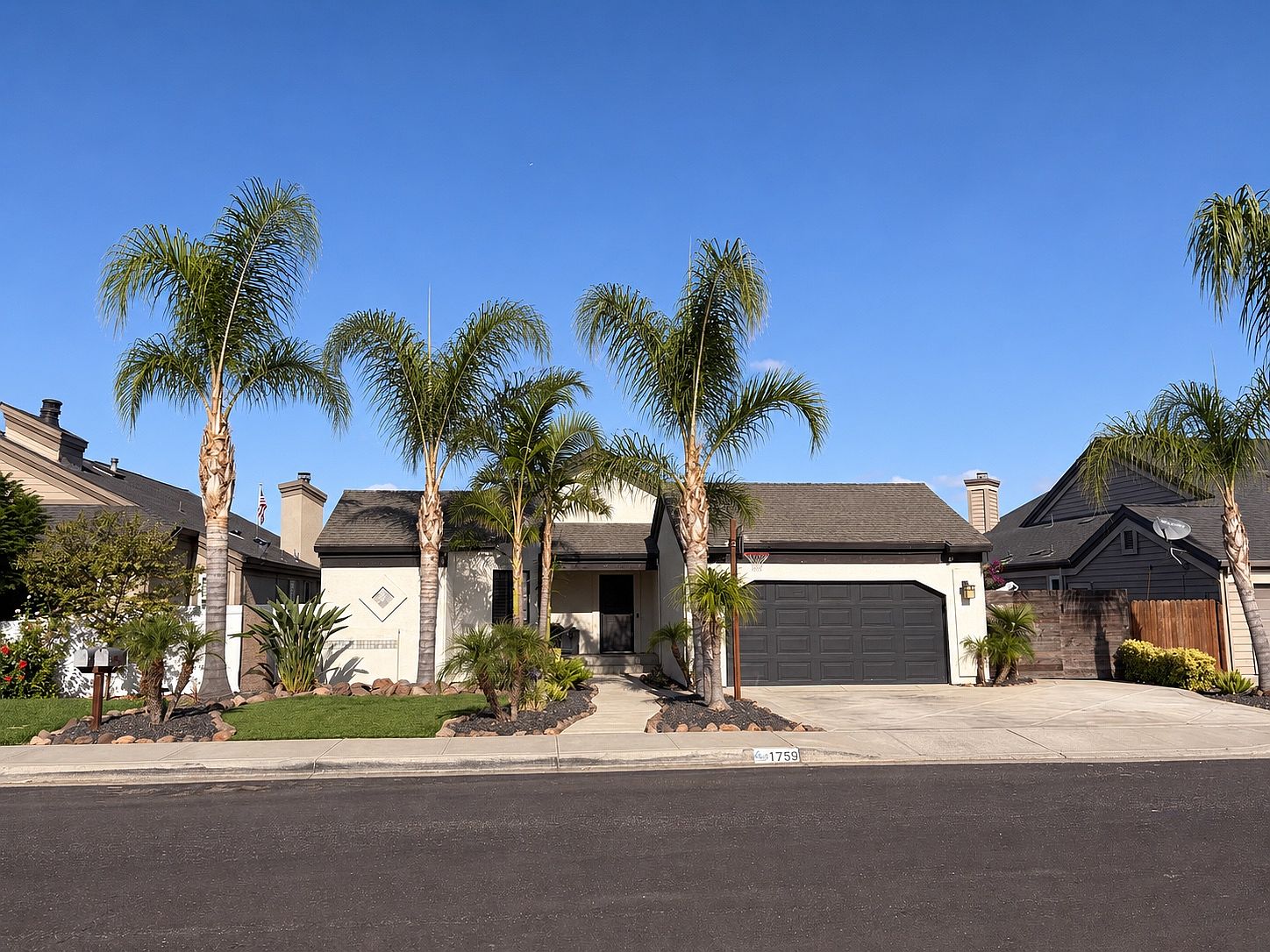 1759 Dune Point Way photo 4