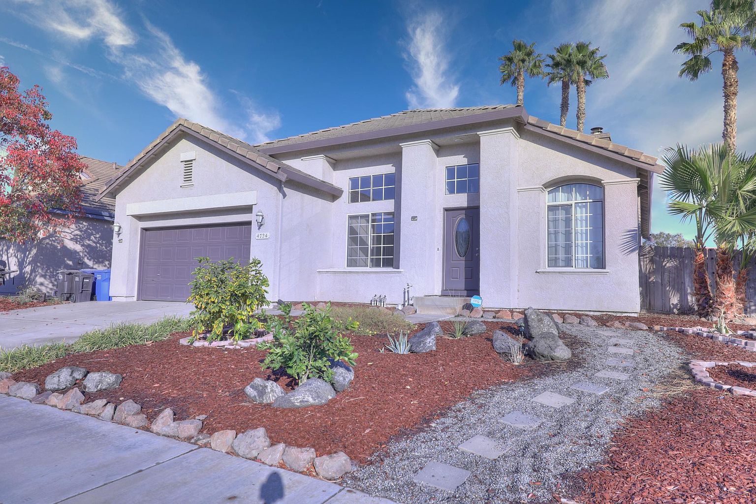4724 Cove Ln photo 3