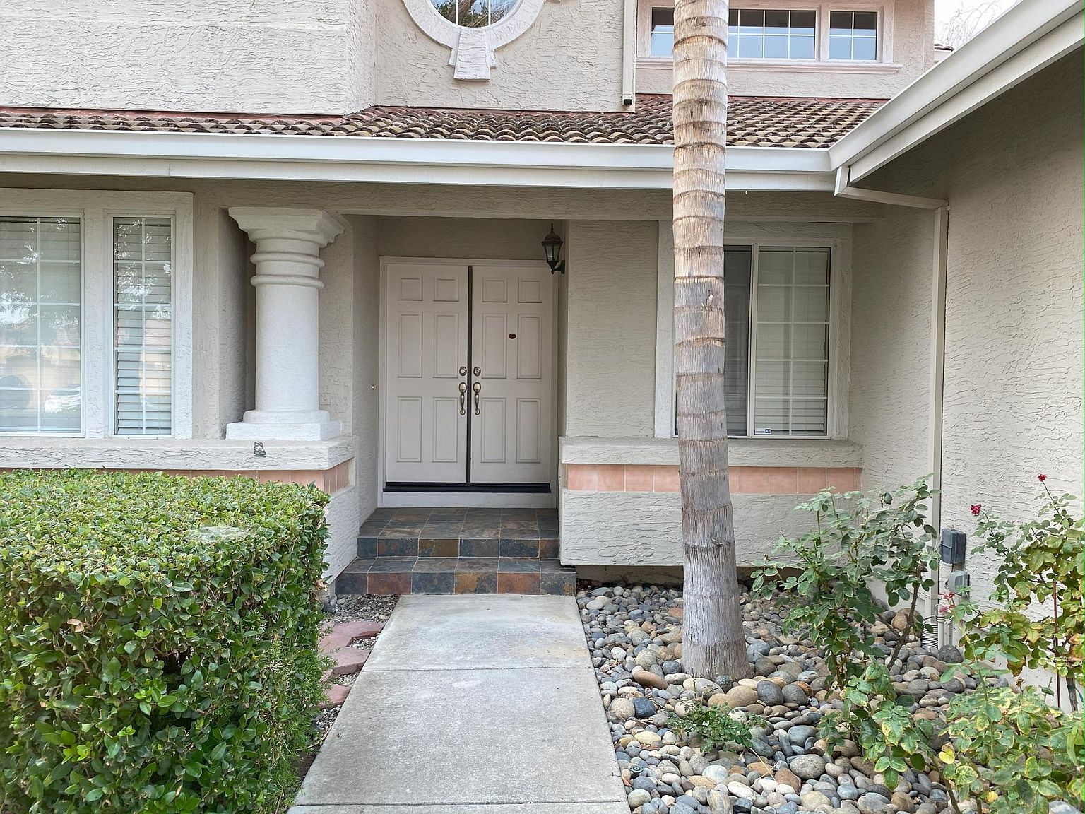 422 Madrone Pl photo 3
