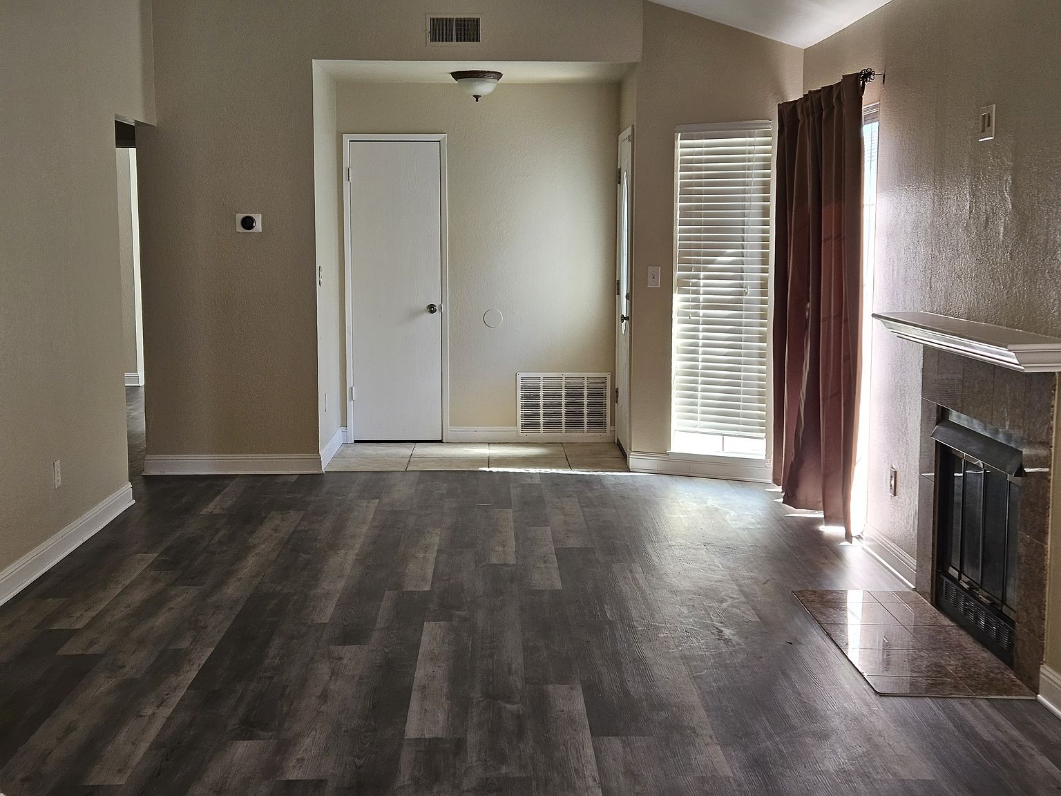 384 Grovewood Loop photo 2