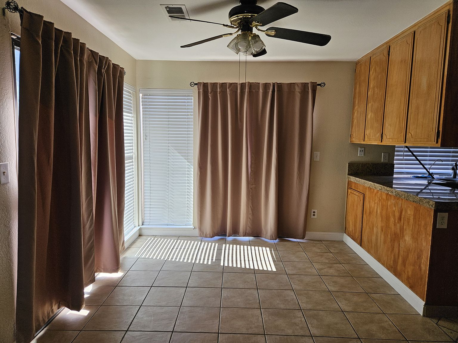 384 Grovewood Loop photo 3