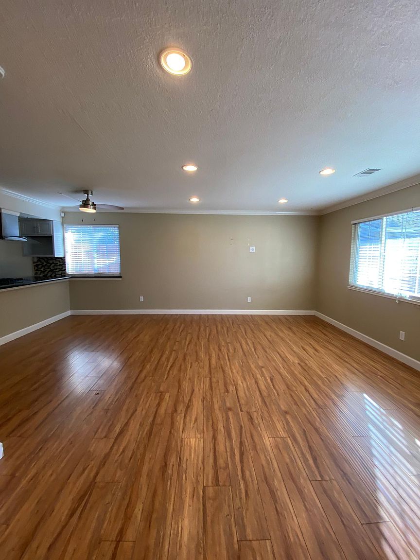 878 S Estates Dr photo 5