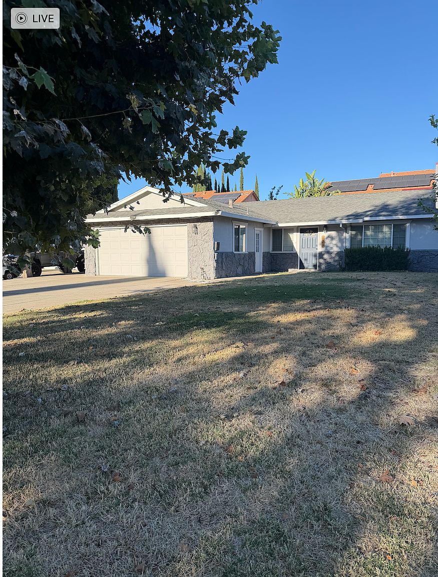 878 S Estates Dr photo 2