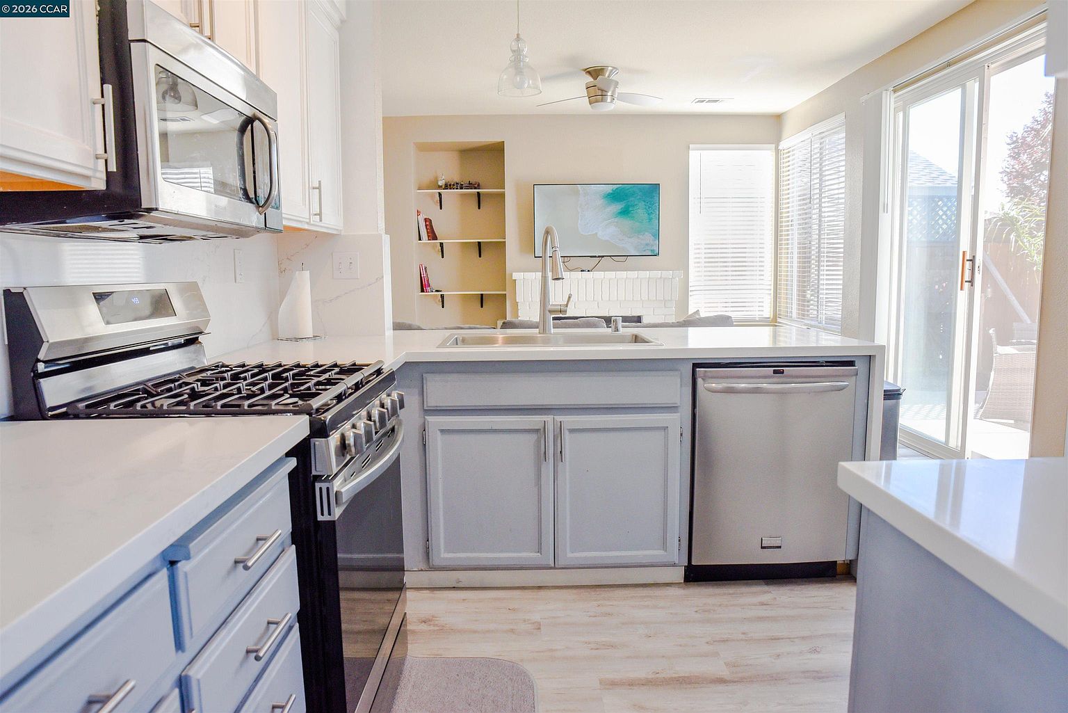 2090 Heartland Cir photo 5