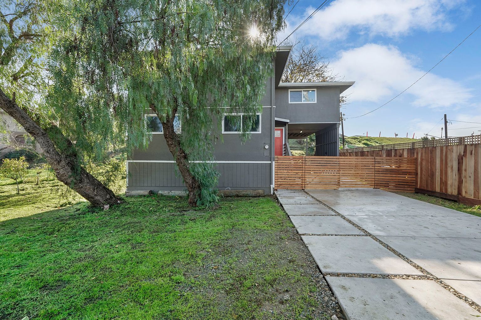 1750 Taylor Rd photo 2