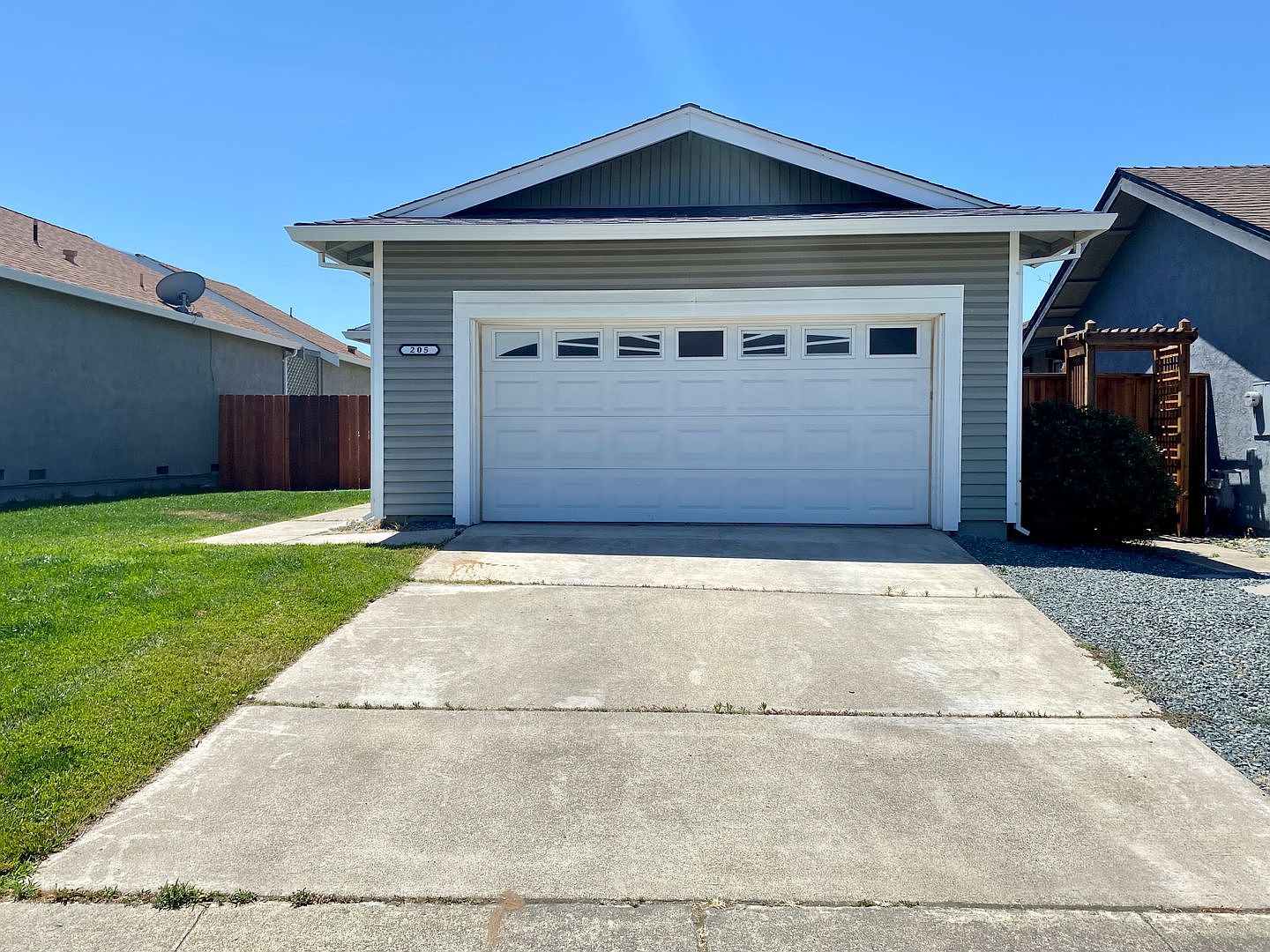 205 Almondtree Ln photo 2