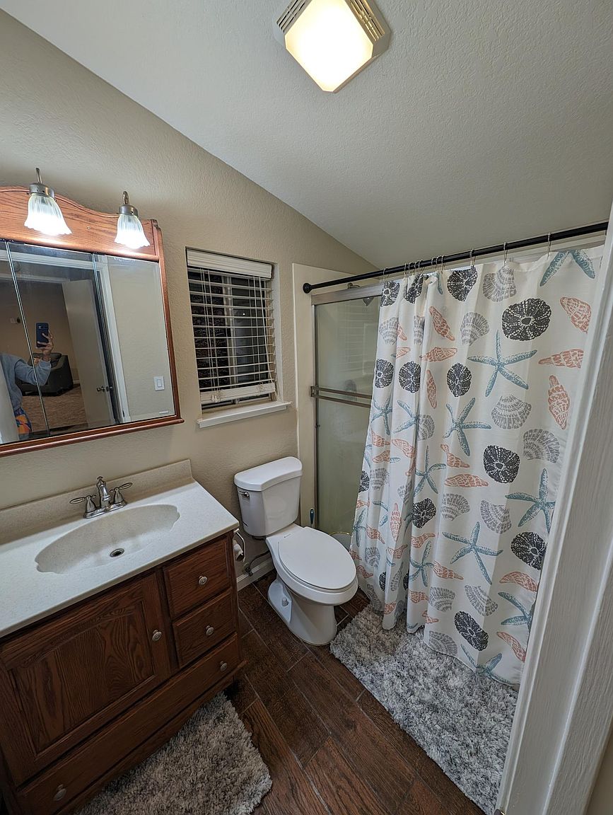 634 Gingham Way photo 3