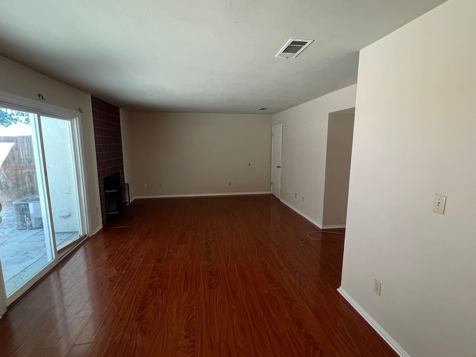 1627 Lipton St photo 3