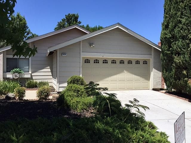 2824 Dandelion Cir photo 2