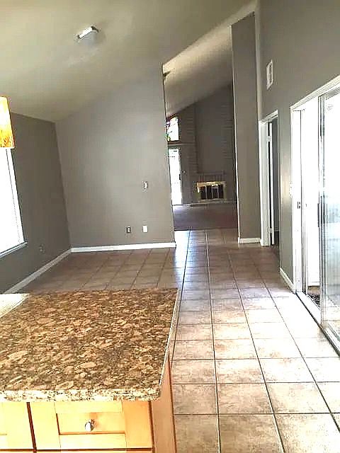 2824 Dandelion Cir photo 3