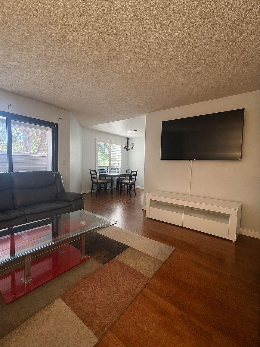 2704 Harvest Ln photo 5