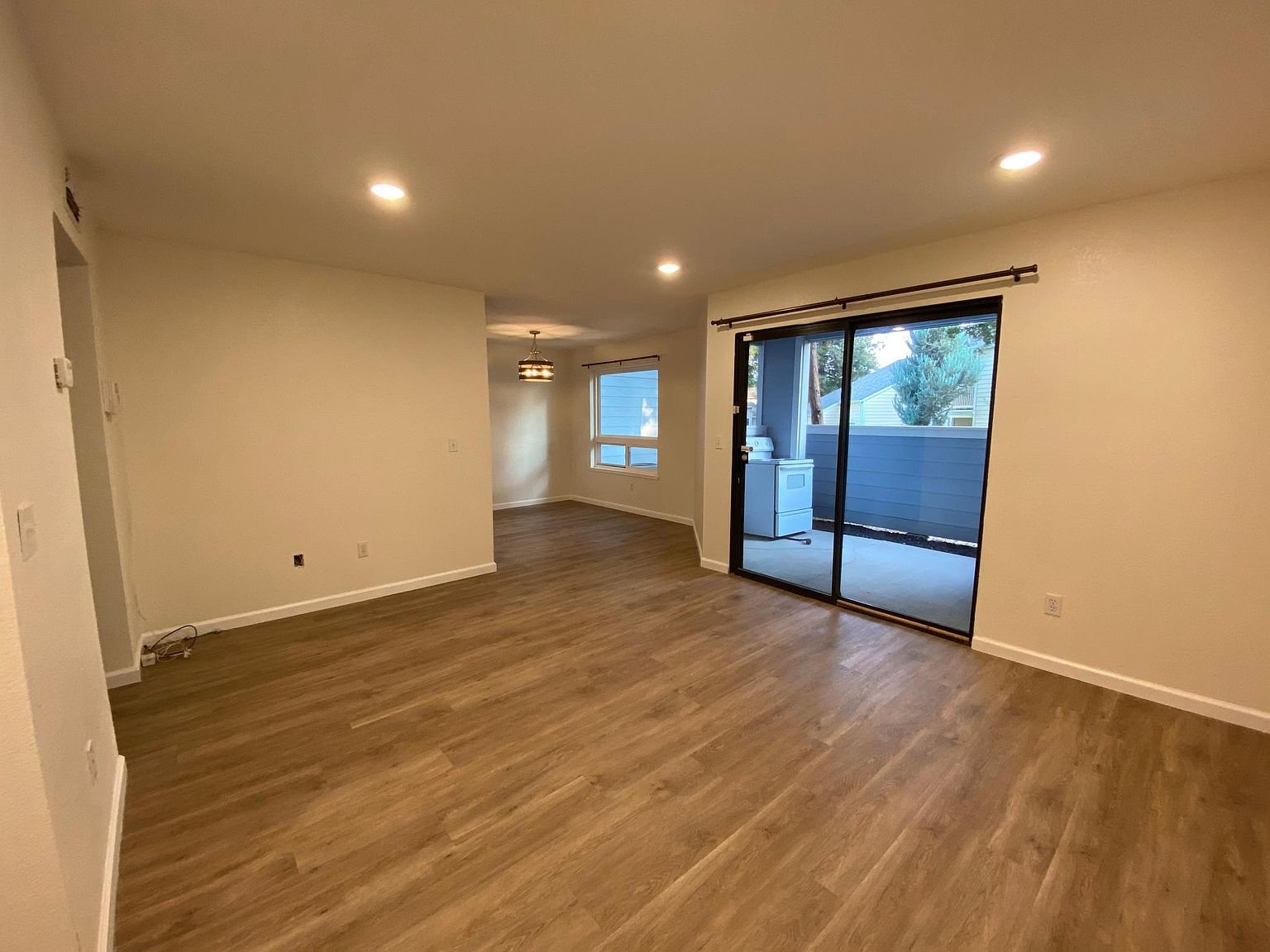 2710 Ivy Ln photo 3