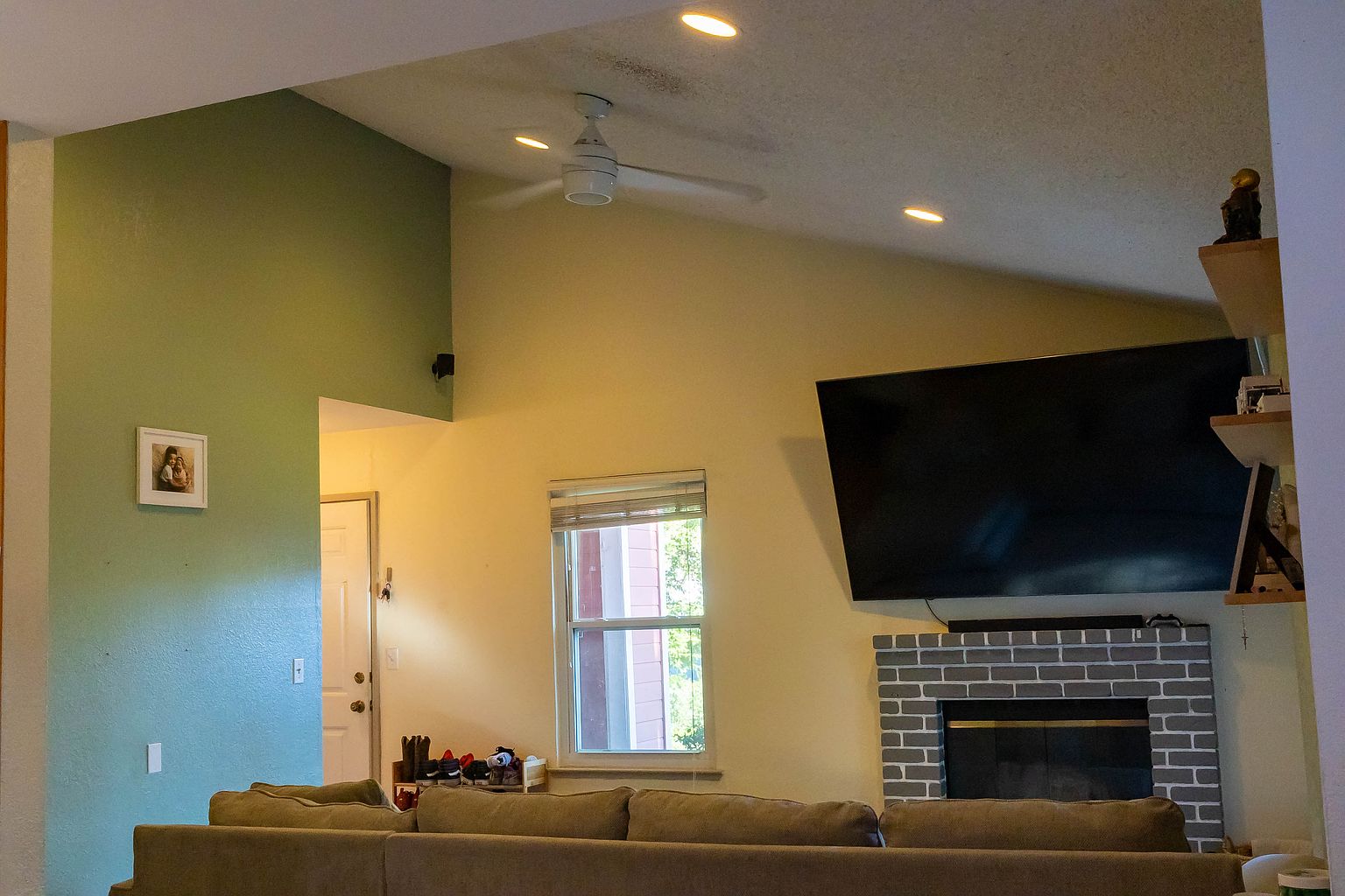 2730 Ivy Ln photo 5