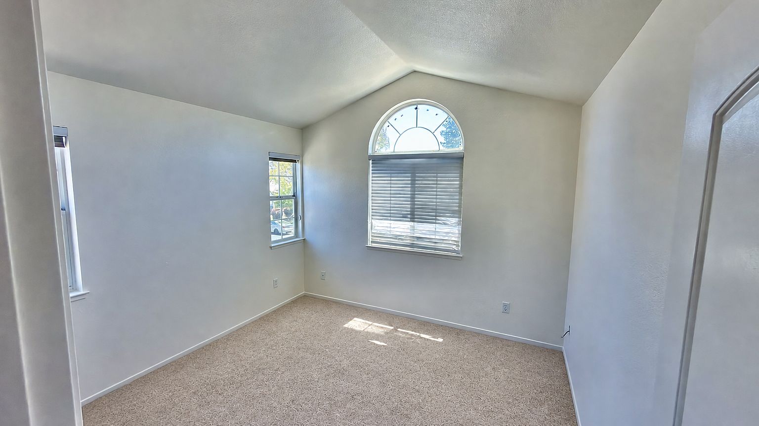 1617 Mount Silliman Way photo 4