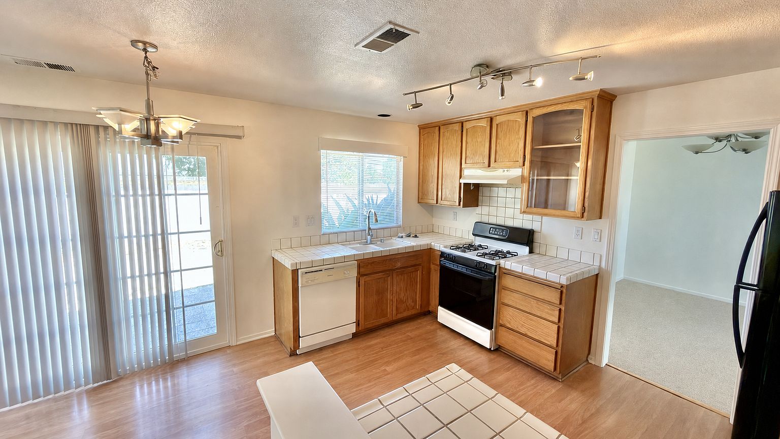 1617 Mount Silliman Way photo 2