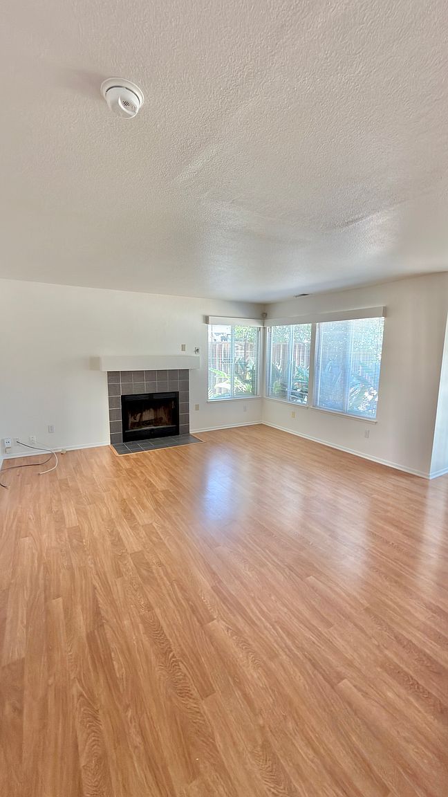 1617 Mount Silliman Way photo 3