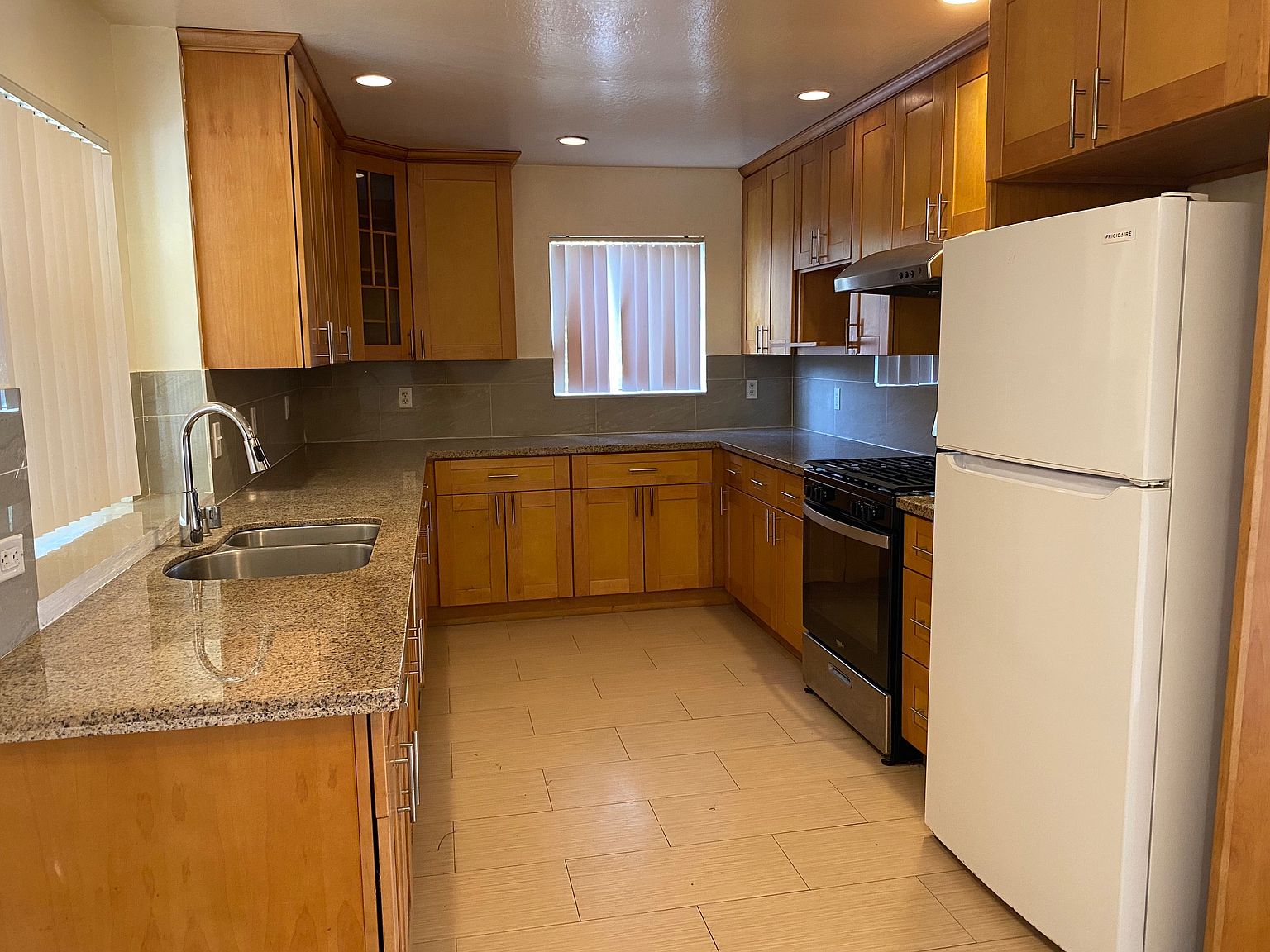 42 W Lake Dr photo 3