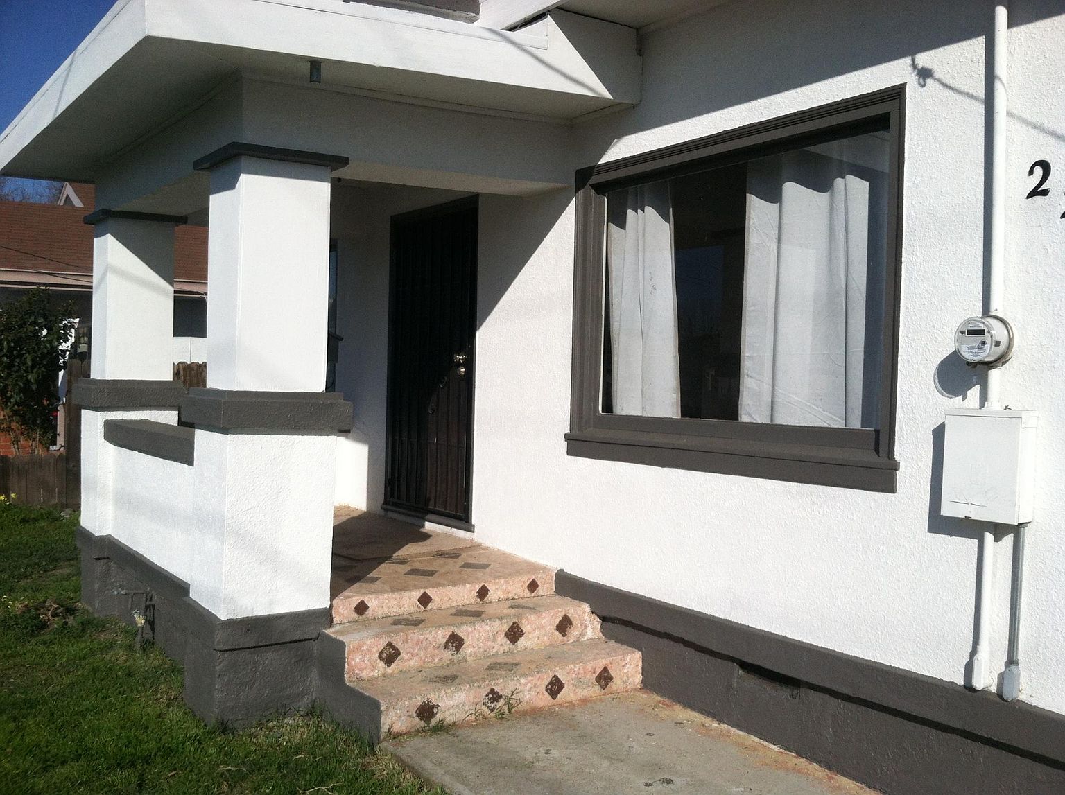 224 Lawton St photo 3