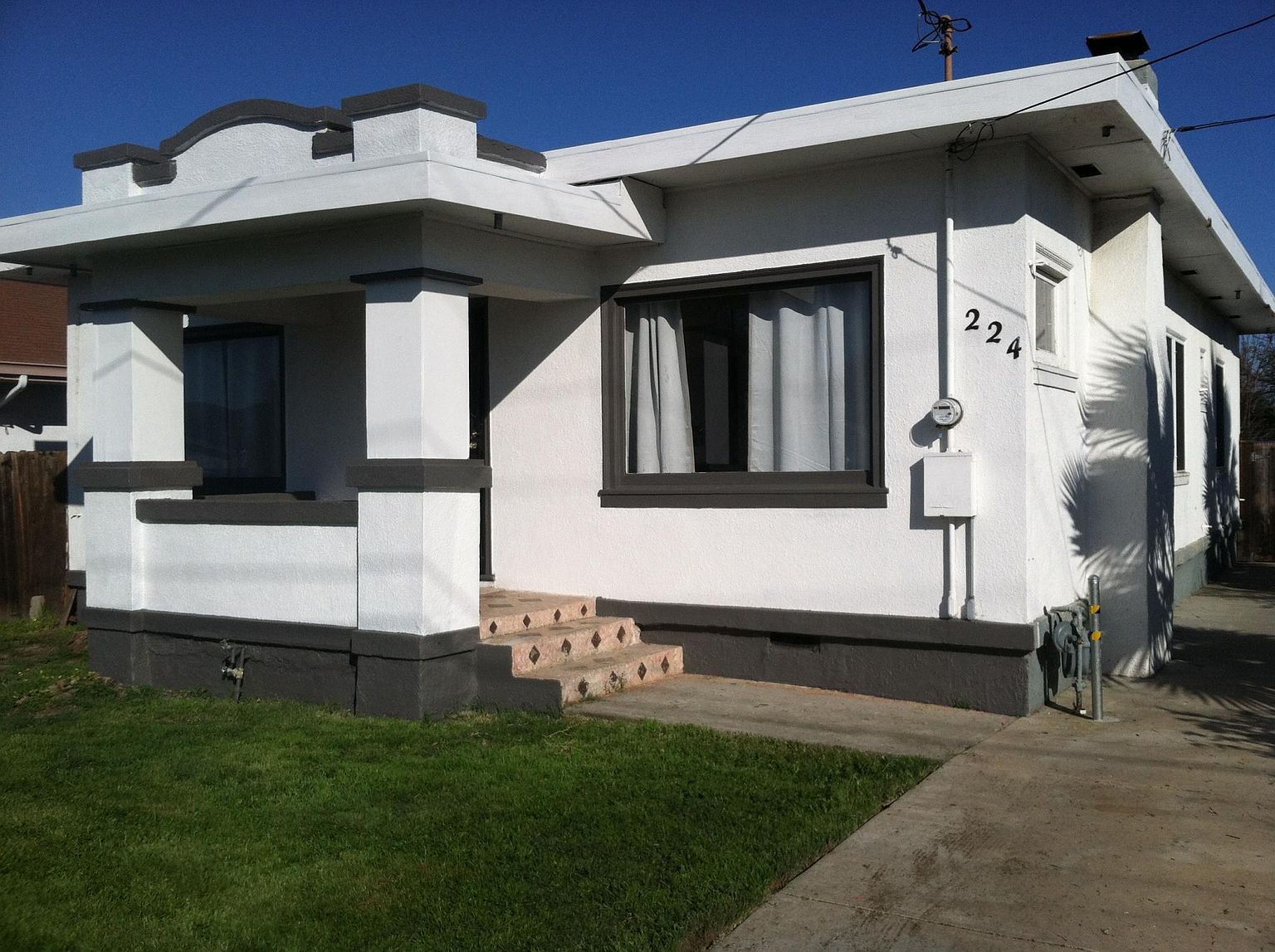 224 Lawton St photo 2