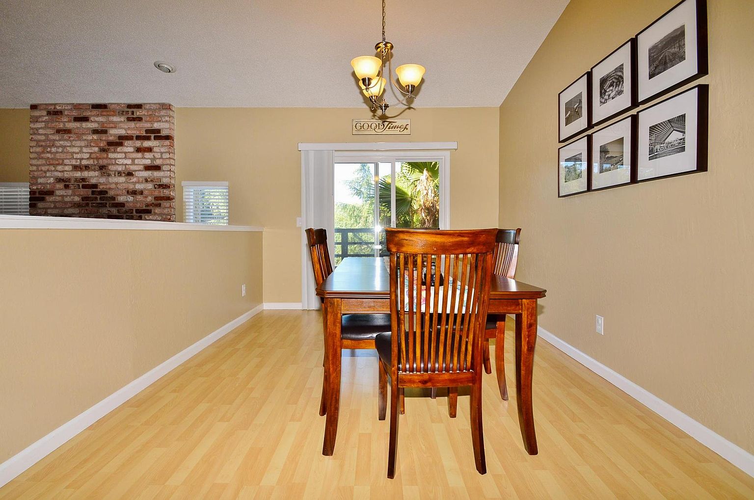 2945 Sunset Ln photo 2