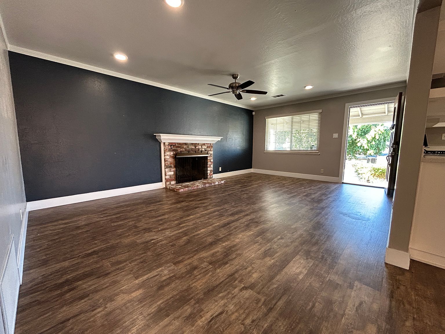 610 Shaddick Dr photo 3