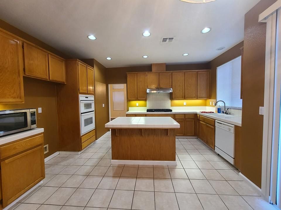 2005 Live Oak Ct photo 4