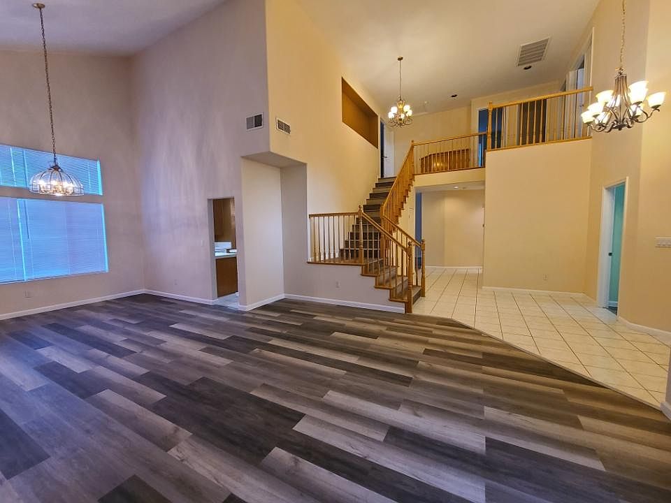 2005 Live Oak Ct photo 2
