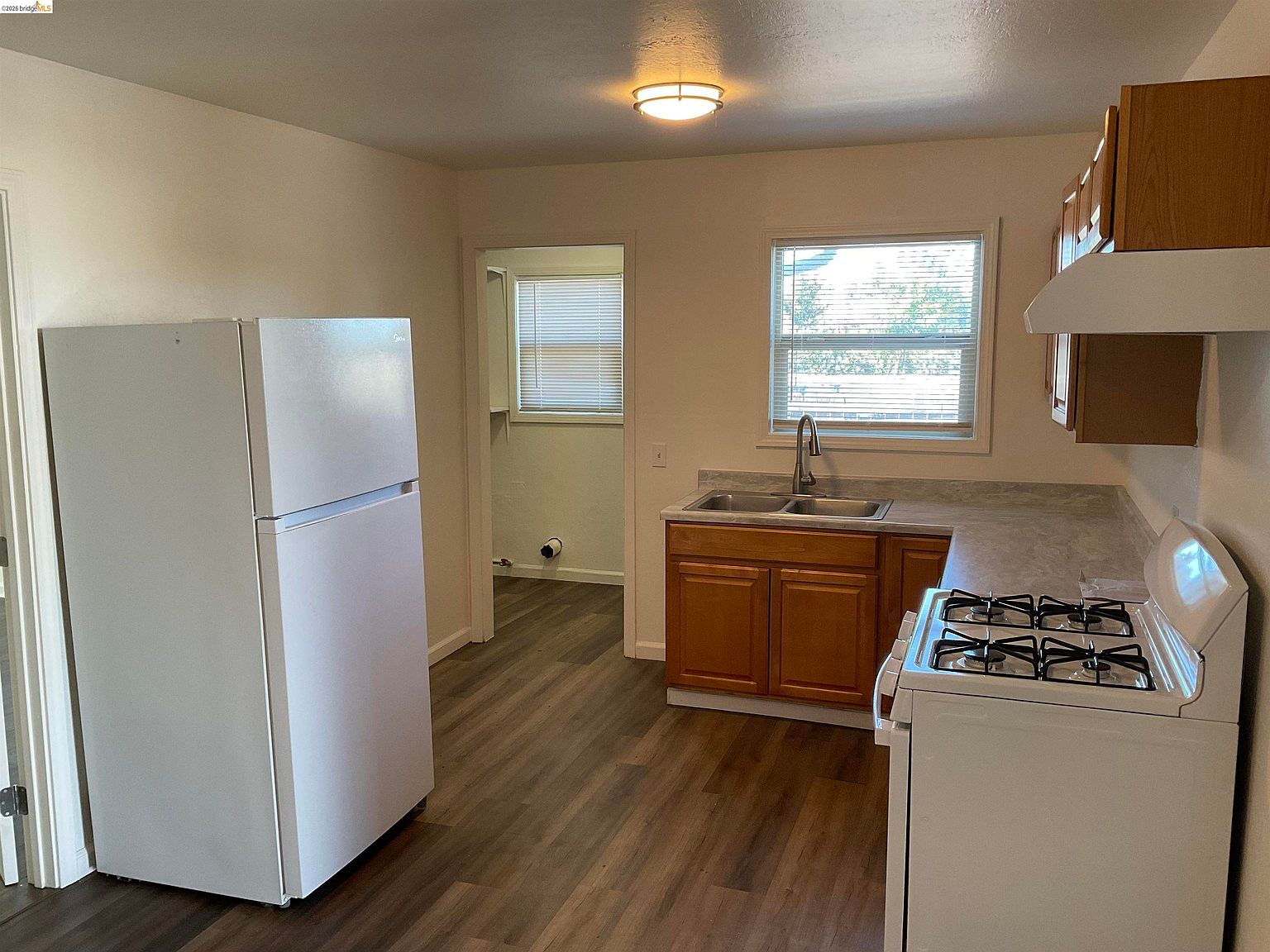 1118 Maple St photo 5
