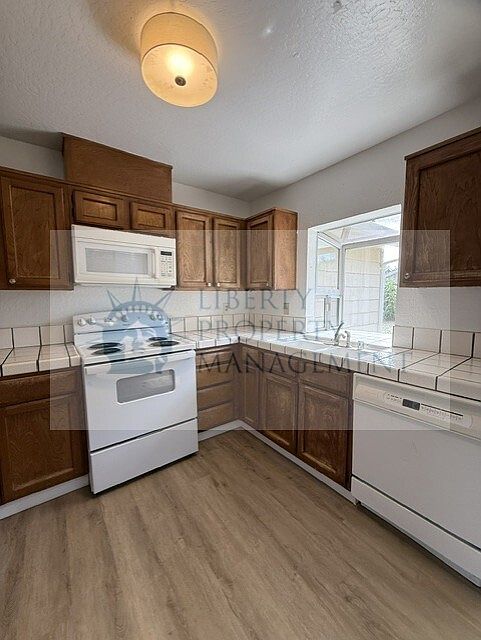 1949 Plymouth Dr photo 5
