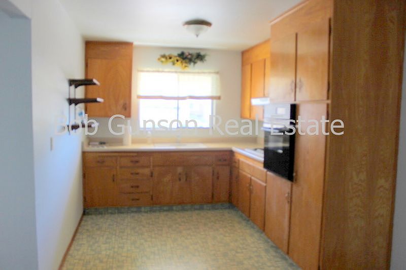 2104 Field St photo 4