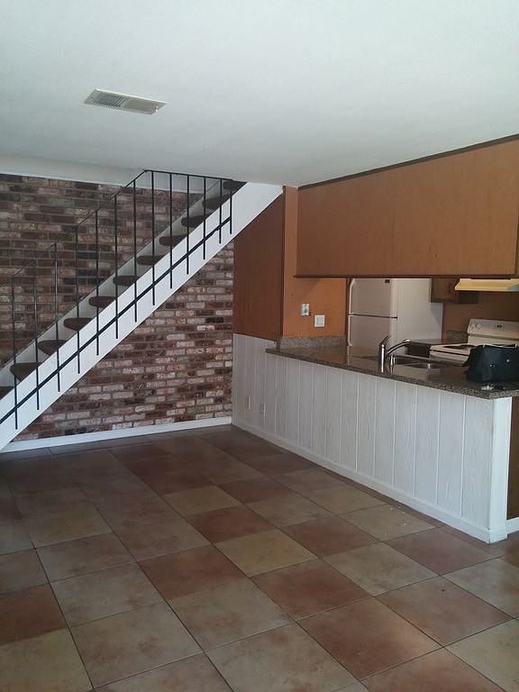 2116 Lemontree Way photo 2