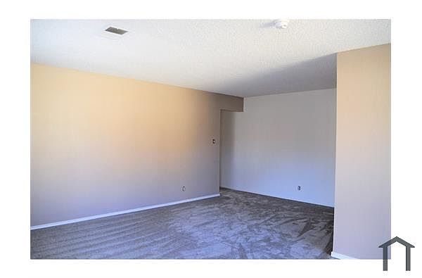 2309 Peppertree Way photo 4