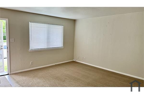 2304 Lemontree Way photo 3