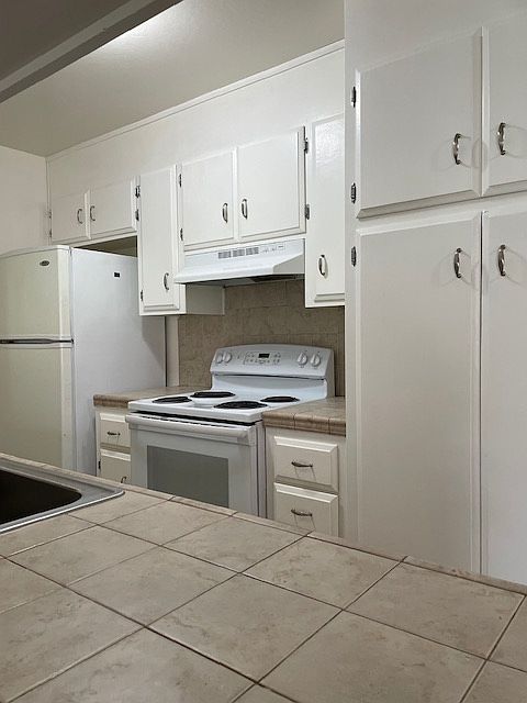 2408 Peppertree Ct photo 5