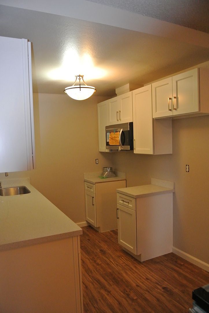 2116 Manzanita Way photo 5