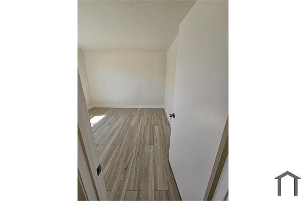1512 Sycamore Dr photo 5