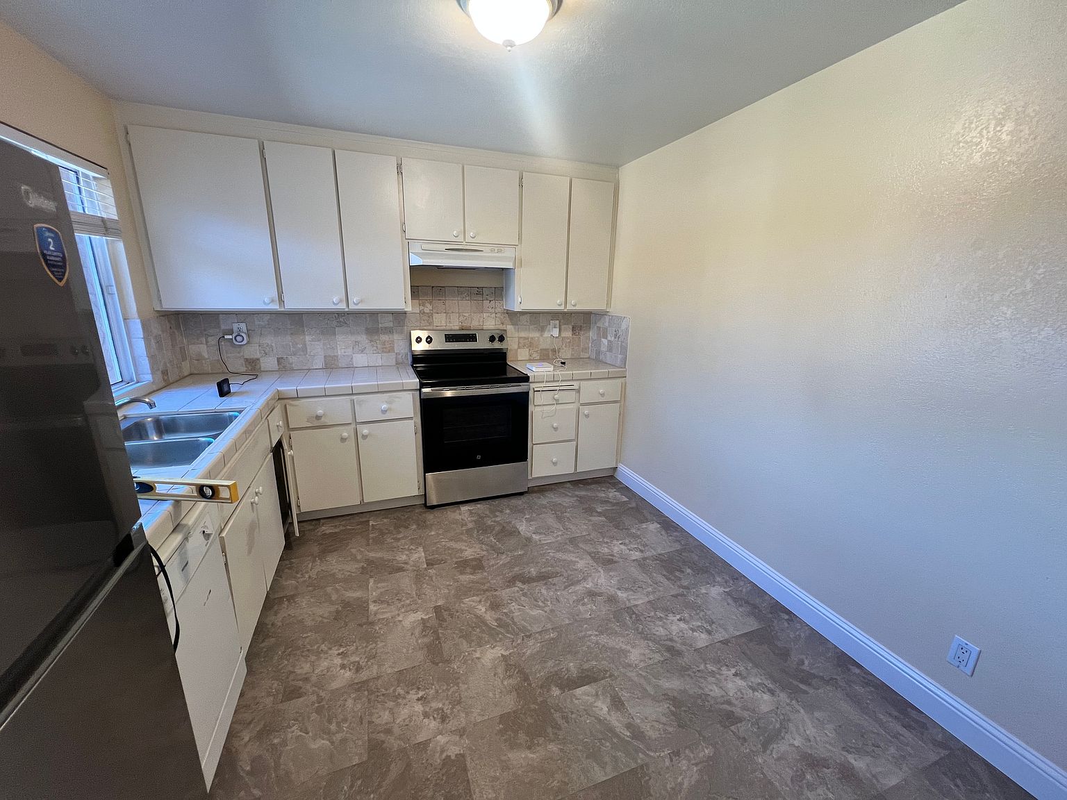 2313 Mandarin Way photo 5