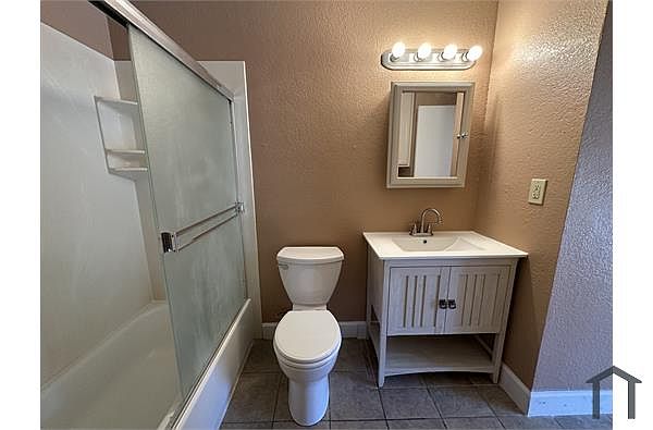 2306 Banyan Way photo 3