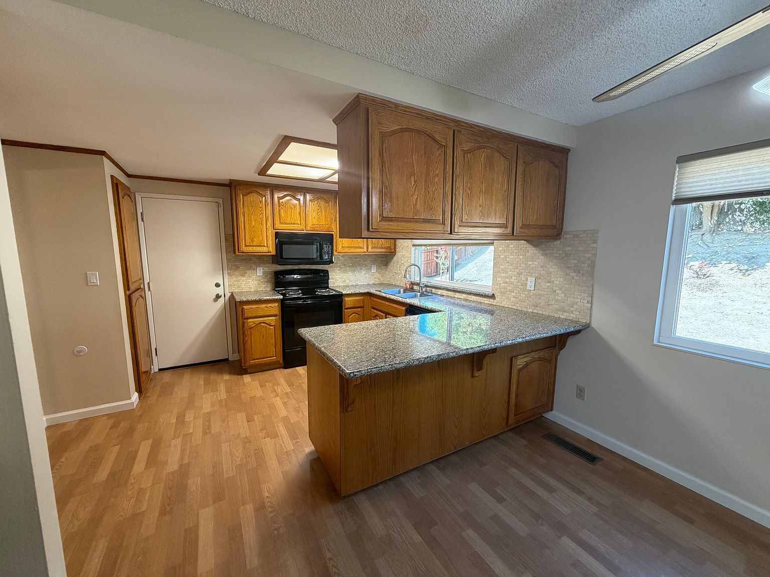 2216 Cordoba Way photo 4