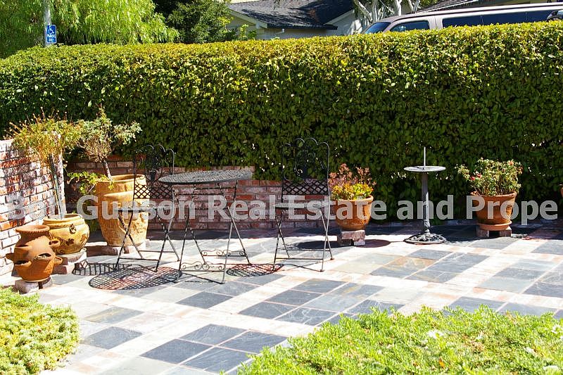 2359 Glendale Cir photo 2