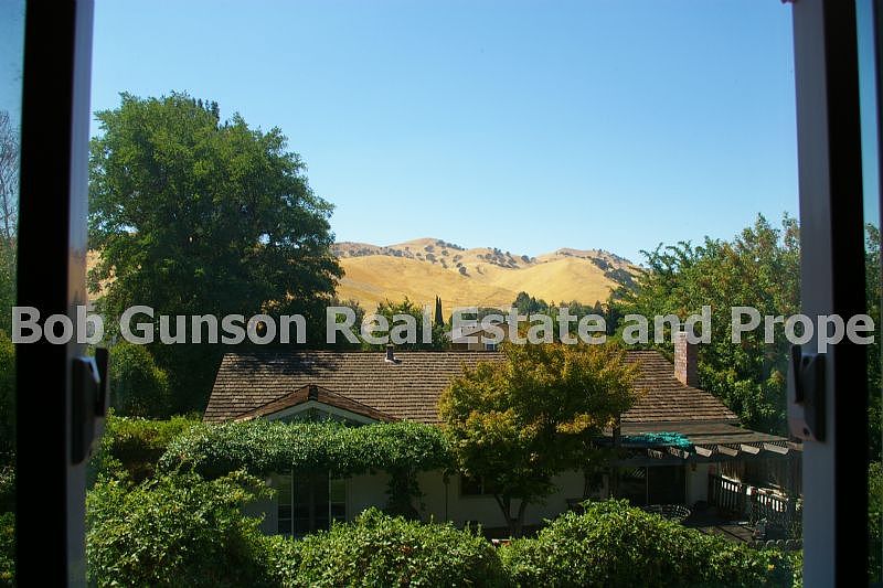2359 Glendale Cir photo 5