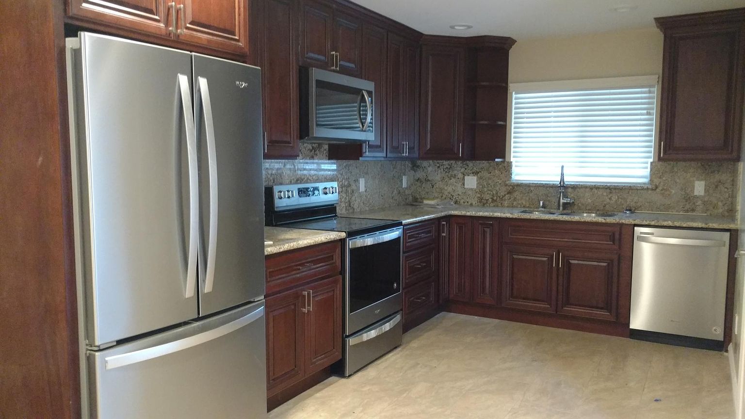 1120 Monterey Dr photo 3