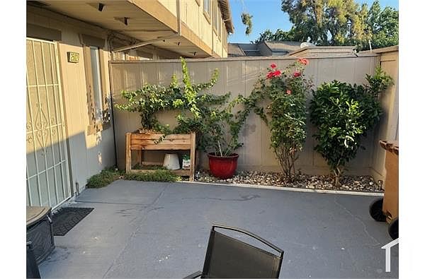 2502 Florida Ln photo 2