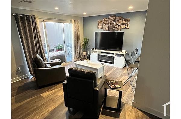 2502 Florida Ln photo 3