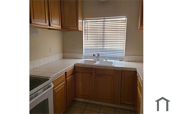 2 Avila Pl photo 4