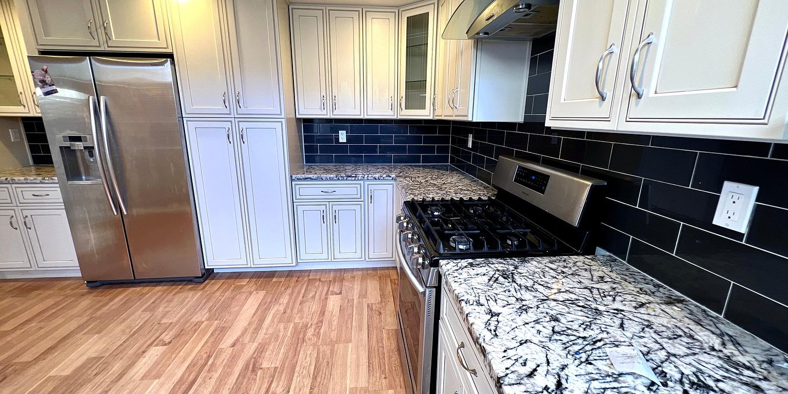 100 Edgewater Pl photo 3